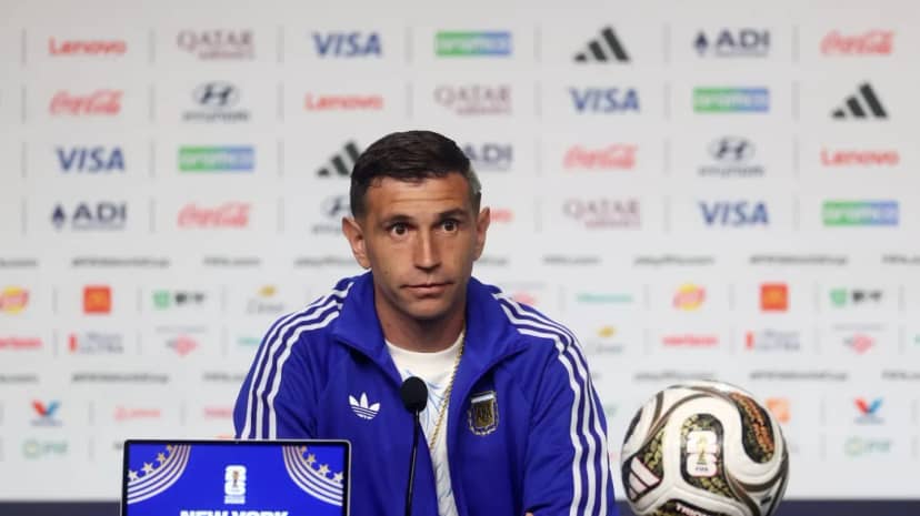 La revelación de Dibu Martínez sobre su lesión a horas de la final con Argentina y por qué llora en soledad - TyC Sports