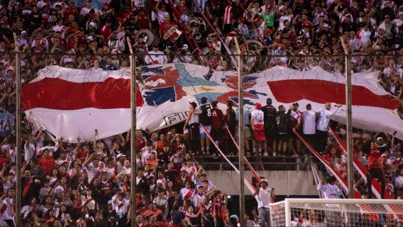 "Jugadores...": los hinchas de River estallaron en medio de la derrota ante Aldosivi - TyC Sports