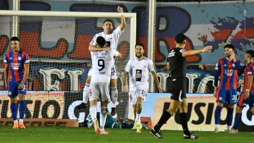 Riestra eliminó a San Lorenzo en los penales y avanzó en la Copa Argentina