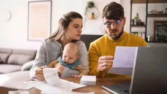 En Córdoba cuatro de cada diez familias destinan más de la mitad de sus ingresos a pagar cuotas