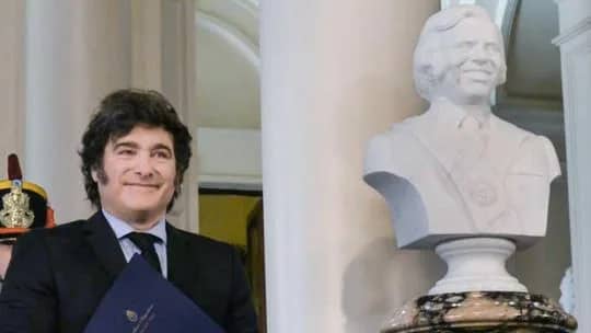 Milei busca congelar la economía por ley