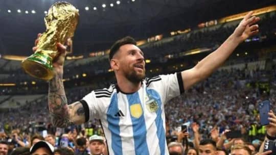 Cuánto pesa la Copa del Mundo y cuánto tiempo la FIFA les da el trofeo original a los campeones
