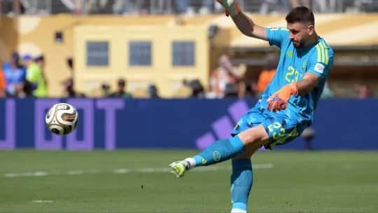 Quién es Unai Simón, el arquero que sostuvo el triunfo de España sobre Argentina en la final