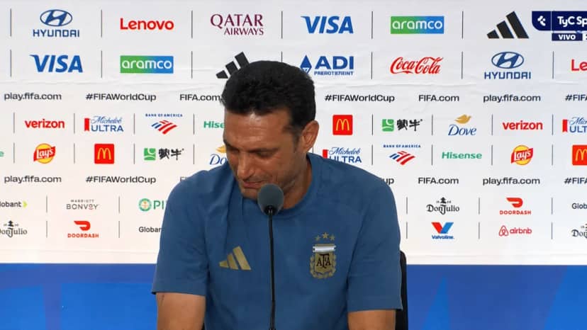 Scaloni, quebrado, no descartó una posible salida de la Selección Argentina - TyC Sports