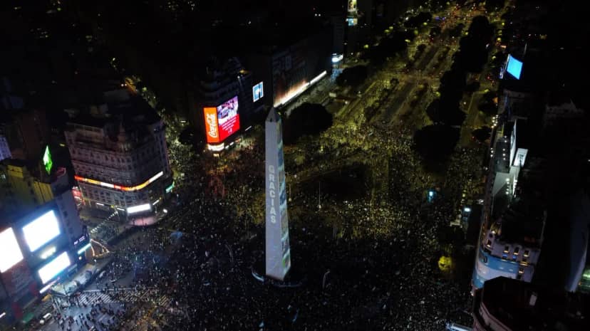 Gratitud con la Selección Argentina en un multitudinario festejo en el Obelisco - TyC Sports