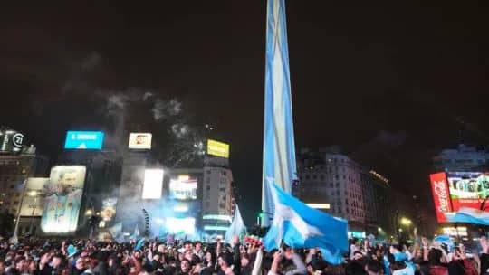 Una persona murió y varias personas sufrieron heridas y debieron ser atendidas de urgencia durante la final entre Argentina y España