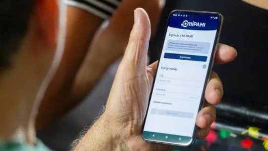 Alerta por perfiles falsos: las herramientas oficiales de PAMI para detectar engaños digitales