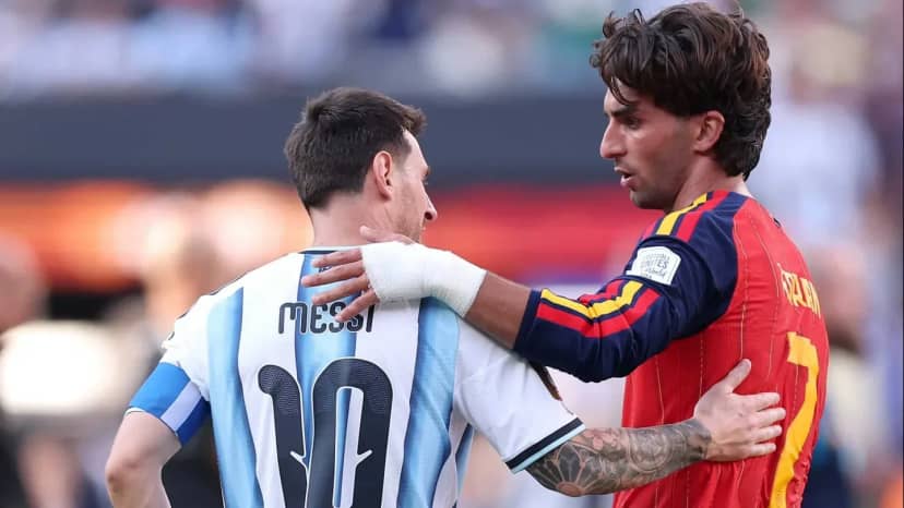 El gesto de Ferran Torres con Messi que no se vio tras el título de España - TyC Sports