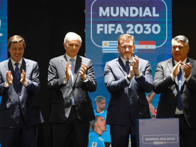 El presidente de la Conmebol deslizó que el Mundial 2030 puede tener 64 equipos