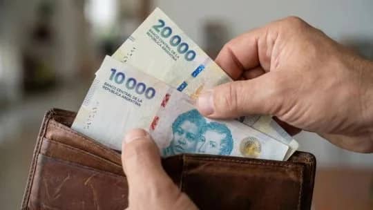 Los salarios le ganaron a la inflación en mayo, según el INDEC