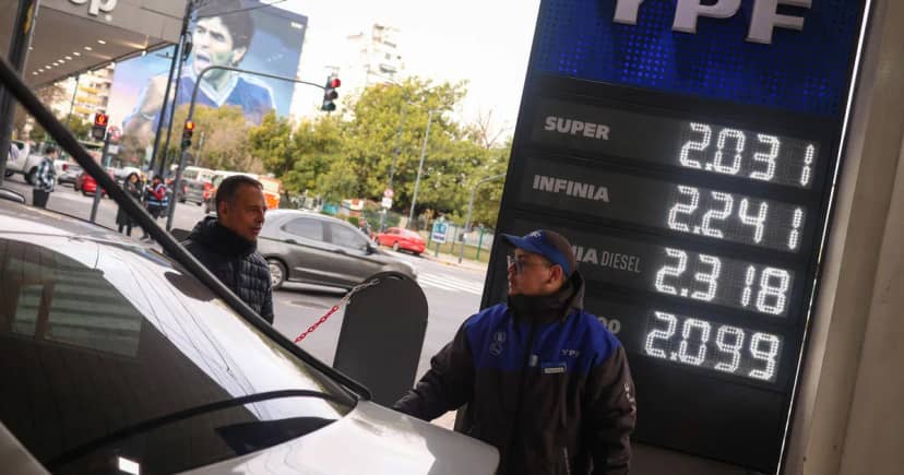 Naftas: un fallo judicial bonaerense obliga a que las petroleras le informen los aumentos al Gobierno Nacional