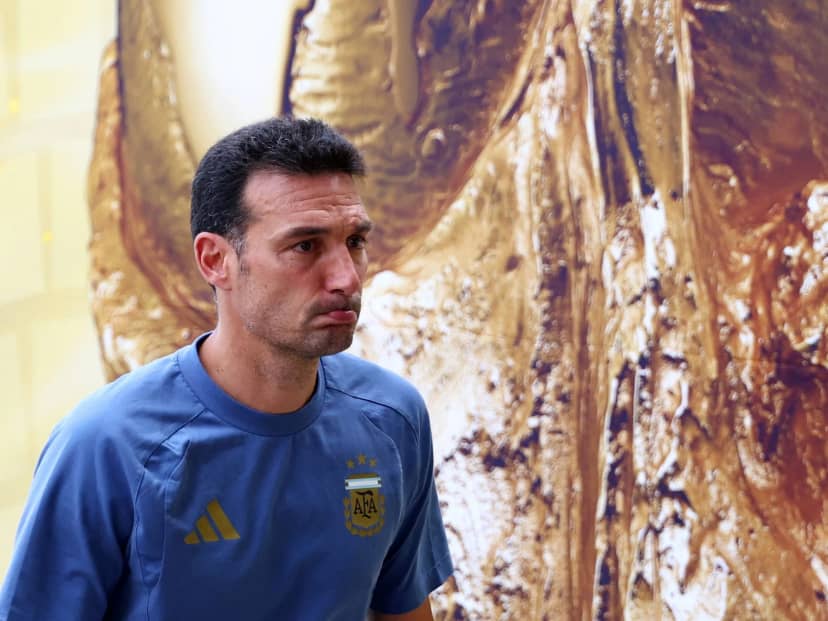 Scaloni: la bandera de Malvinas, el recibimiento y "en la derrota somos nobles"