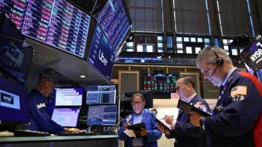 El dólar blue se acerca a los $1.550 y los mercados operan en terreno positivo