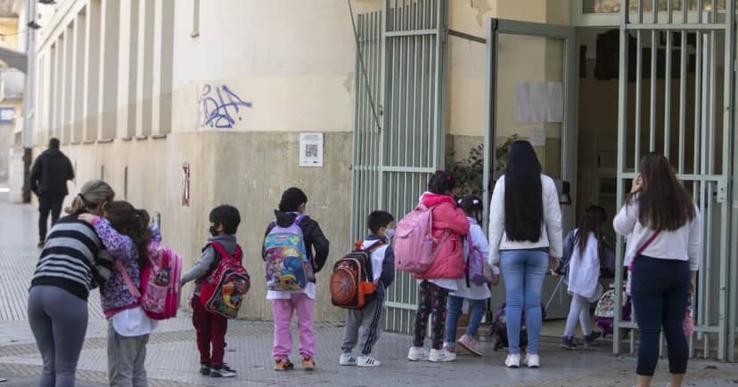 Asignaciones por hijo: crecen entre los trabajadores informales y caen fuerte entre los registrados