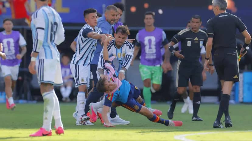 Feroz crítica de una leyenda contra Paredes: "Le habría dado un cabezazo" - TyC Sports
