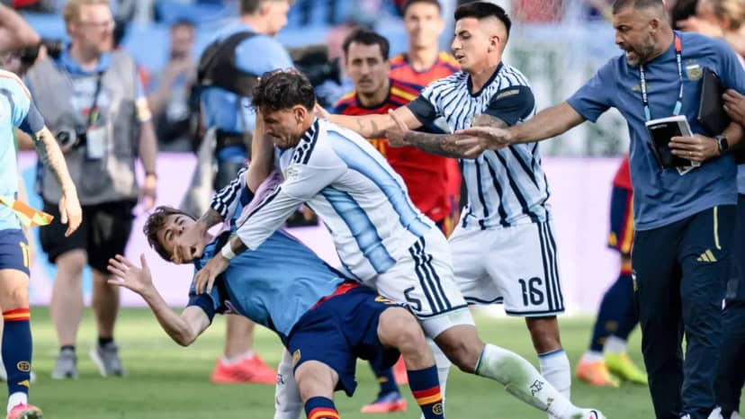 Gavi habló de la agresión de Paredes y si debe ser suspendidos por FIFA - TyC Sports