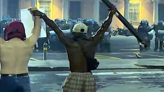 Protestas en Italia por la muerte de un empresario marroquí durante un brutal arresto: Meloni pidió investigar, pero condenó los disturbios