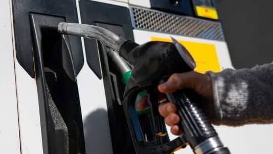A un paso de los u$s 100: El petróleo vuelve a los 95 dólares y amenaza con frenar casi 1,5% el crecimiento global