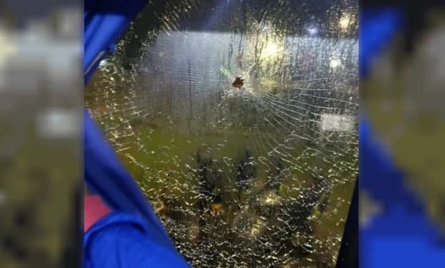 Violencia en la Copa Sudamericana: micros con hinchas de Tigre fueron baleados tras la victoria en Uruguay