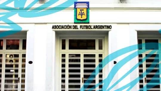 Guerra de versiones: la AFA desmintió que el FBI haya incautado el teléfono del "Chiqui" Tapia en Nueva York