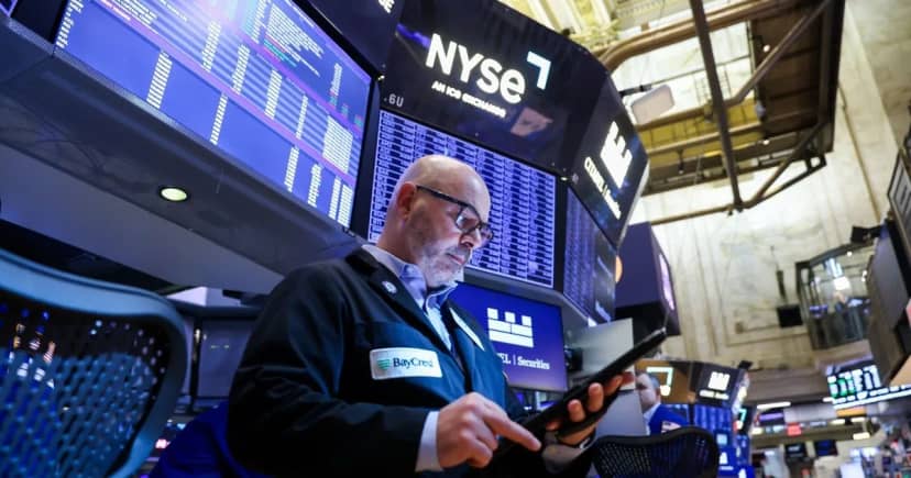 Baja el riesgo país y suben las acciones tras la mejora en la calificación de la deuda argentina