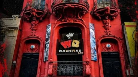 "Tengo una sorpresa para vos y todos los tuyos": amenazaron de muerte a la exempleada de Wachitas que denunció una red de prostitución