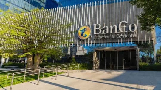 El Banco de Corrientes habilitó el "Aguinaldo Dorado": cómo pedir el anticipo del SAC