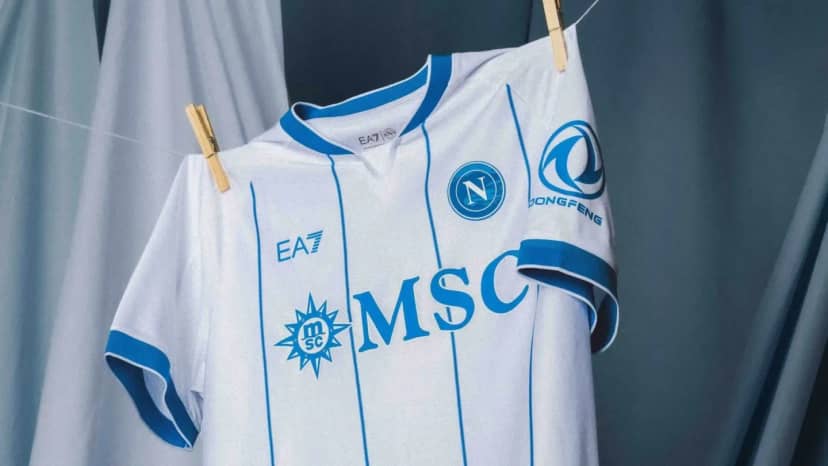 Napoli lanzó una camiseta en homenaje a Argentina, con guiños a Boca y Maradona - TyC Sports