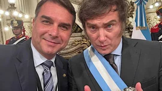 Javier Milei viaja a San Pablo para reunirse con Tarcísio de Freitas y respaldar la candidatura de Flávio Bolsonaro