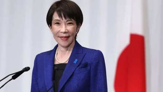 La primera ministra de Japón declaró que solo duerme de 0 a 3 horas y confesó las polémicas razones detrás de su privación del sueño