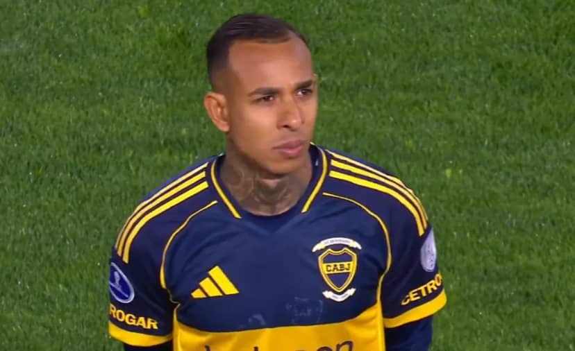 Sebastián Villa volvió a La Bombonera pero no como esperaba: así lo recibieron los hinchas de Boca