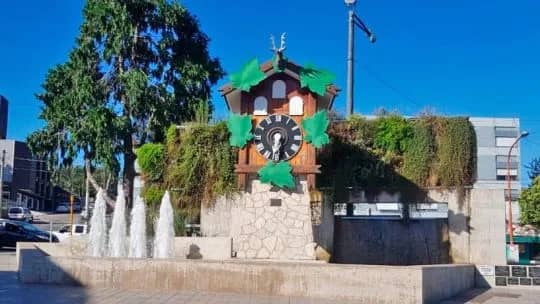"El Cucú tendría que estar funcionando": Antonio Laje cruzó al intendente de Carlos Paz por el deterioro del histórico reloj