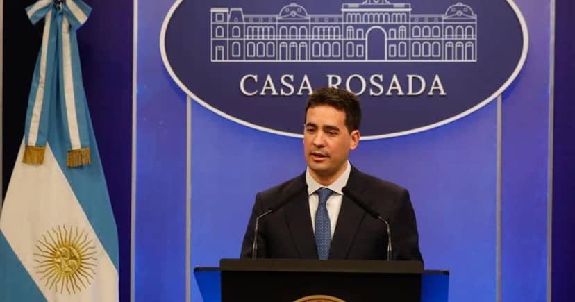 El vocero presidencial habló del dólar: "Que llegue a $ 1.800 en los próximos meses es una posibilidad"
