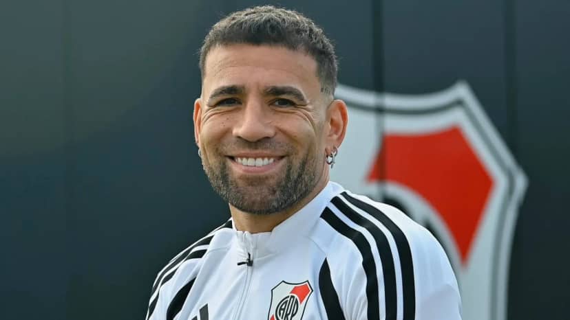 El reencuentro de Otamendi con un compañero 16 años después - TyC Sports