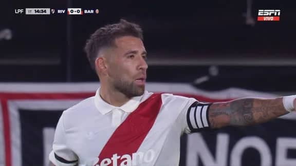 Otamendi regaló un balón en el fondo y Morales se perdió el gol ante River