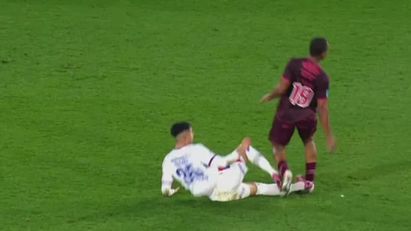 Pese a la intervención del VAR, Rey Hilfer sostuvo su decisión y no expulsó a Córdoba en Lanús vs. San Lorenzo - TyC Sports
