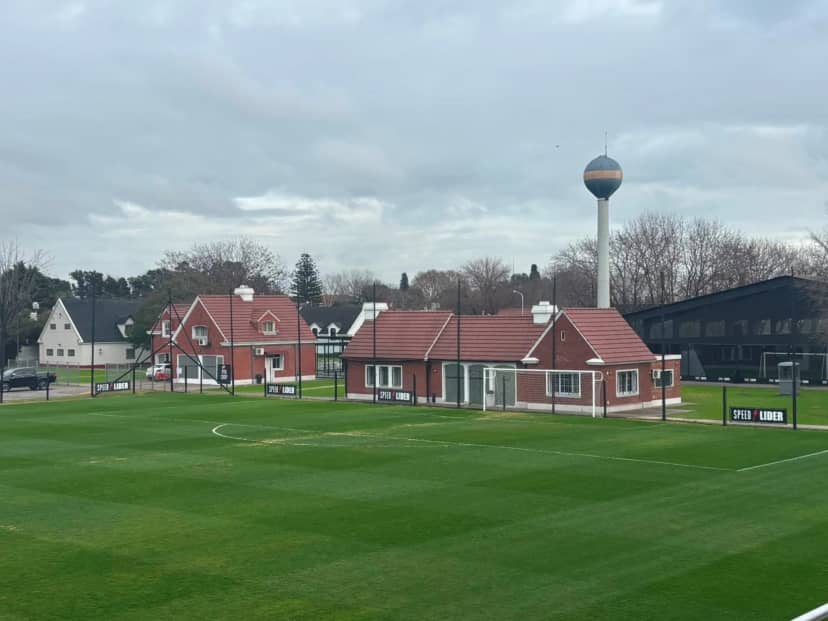El templo de Boca que hoy alberga a su rival en el Clausura