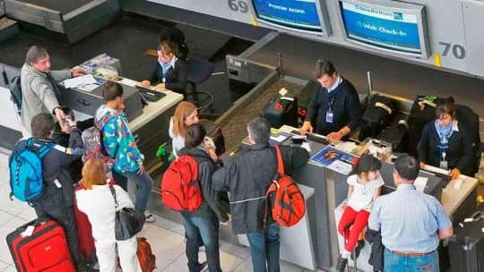 A pesar de la llegada de más extranjeros, la balanza turística resultó negativa en junio