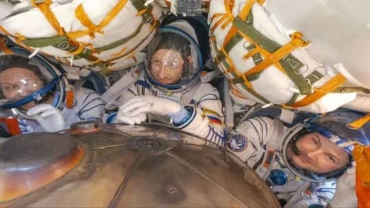 Un astronauta de la NASA y dos cosmonautas regresaron con éxito a la Tierra tras meses en la Estación Espacial Internacional