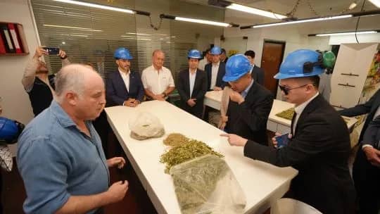 El gobernador de Corrientes recibió al embajador de China para impulsar inversiones en la provincia