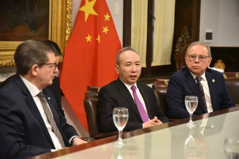 Presidentes de ambas Cámaras Legislativas recibieron al embajador de China en Argentina