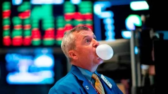 El derrumbe de los chips golpeó a las bolsas de Asia y la expectativa por la Fed pone bajo presión a los mercados