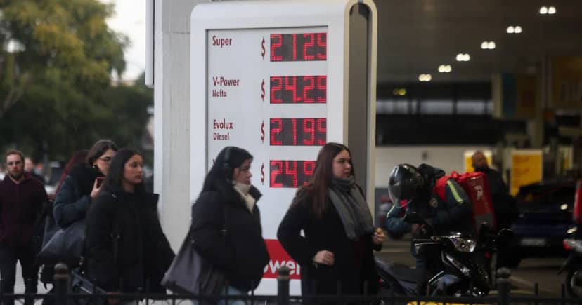 Naftas: mientras se demora una baja en los precios, la venta tuvo otra caída en junio y cerró el primer semestre en baja