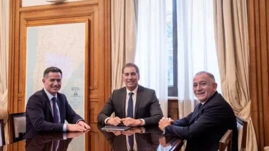 Bornoroni y Luis Juez con Santilli: ¿La foto de los candidatos libertarios cordobeses para el 2027?