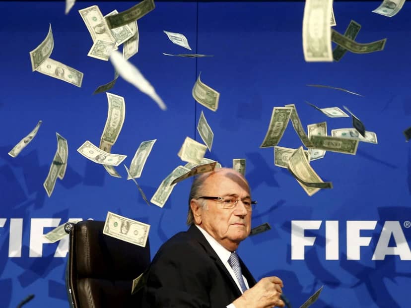 Blatter criticó la relación entre Gianni Infantino y Trump: "Nadie tiene derecho a vender nuestro deporte"