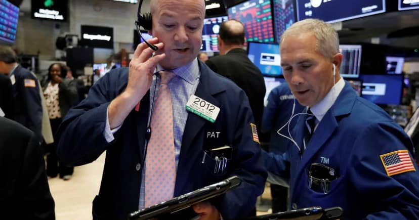 Cayeron los bonos y resistieron las acciones argentinas en un mal día para los mercados globales
