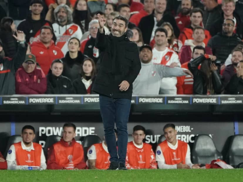 La formación de River vs. Gimnasia, con cuatro cambios ofensivos