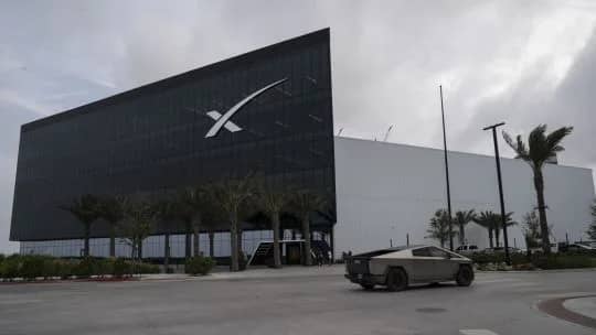 Wall Street acelera el lanzamiento de productos para limitar las pérdidas en SpaceX