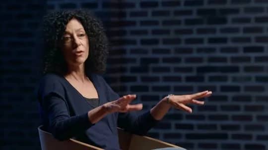 Leila Guerriero ganó el prestigioso Premio Maria Moors Cabot por transformar "el oficio del periodismo narrativo en español"