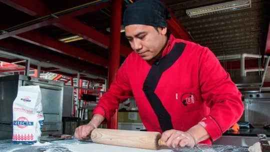 Escala salarial gastronómicos: cuánto cobran los empleados de hotelería y gastronomía en julio tras el nuevo acuerdo
